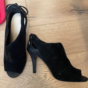Nine West Black Peep Toe Heels Size 8.5